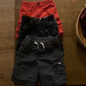 3-size 5t boys shorts gray/black and gray/red